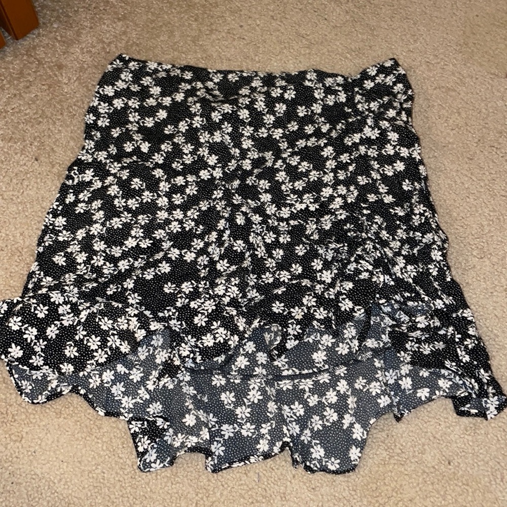 Forever 21 floral cinch frill skirt